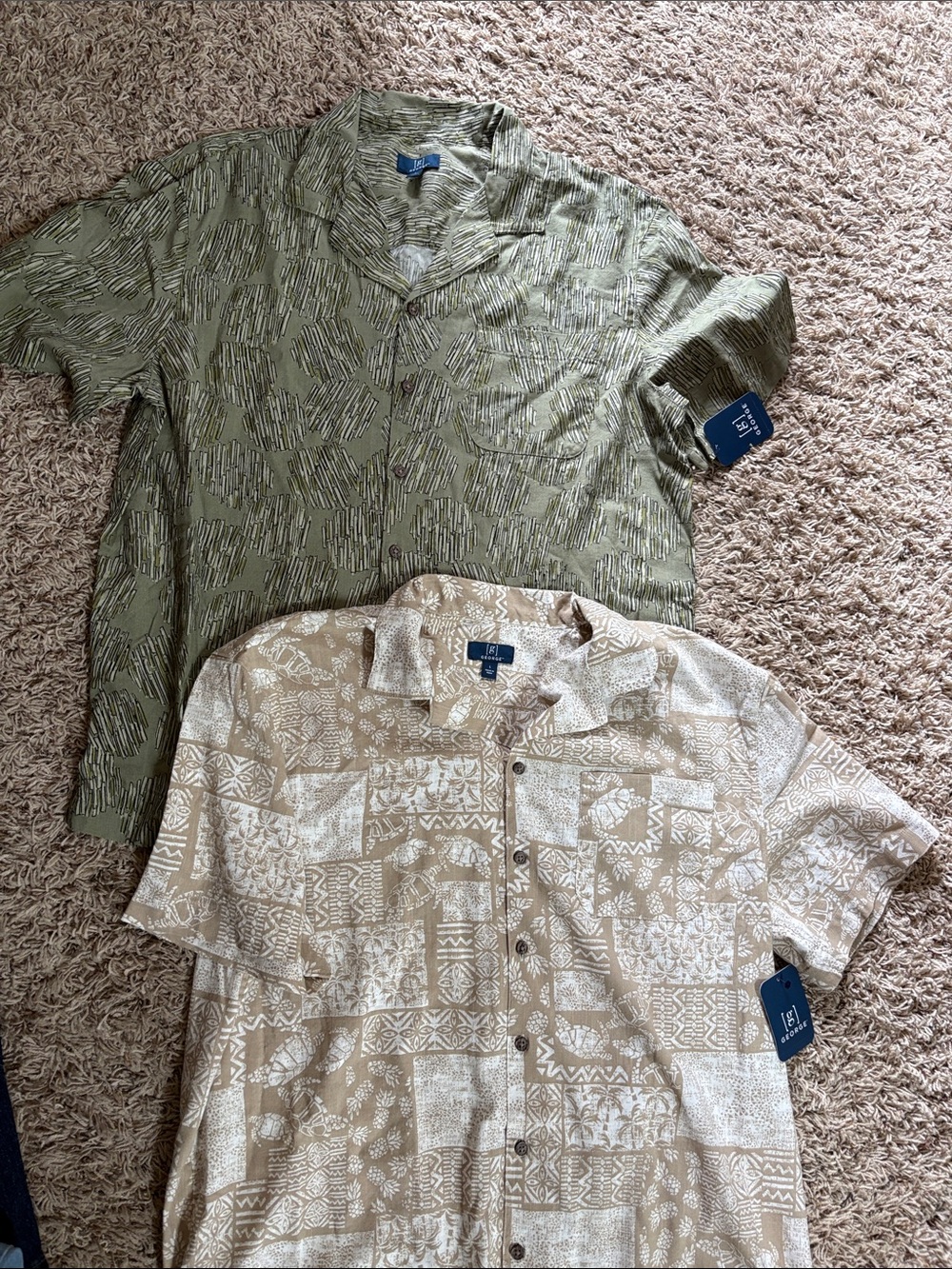 New lot 2 George short sleeved shirts men’s L
